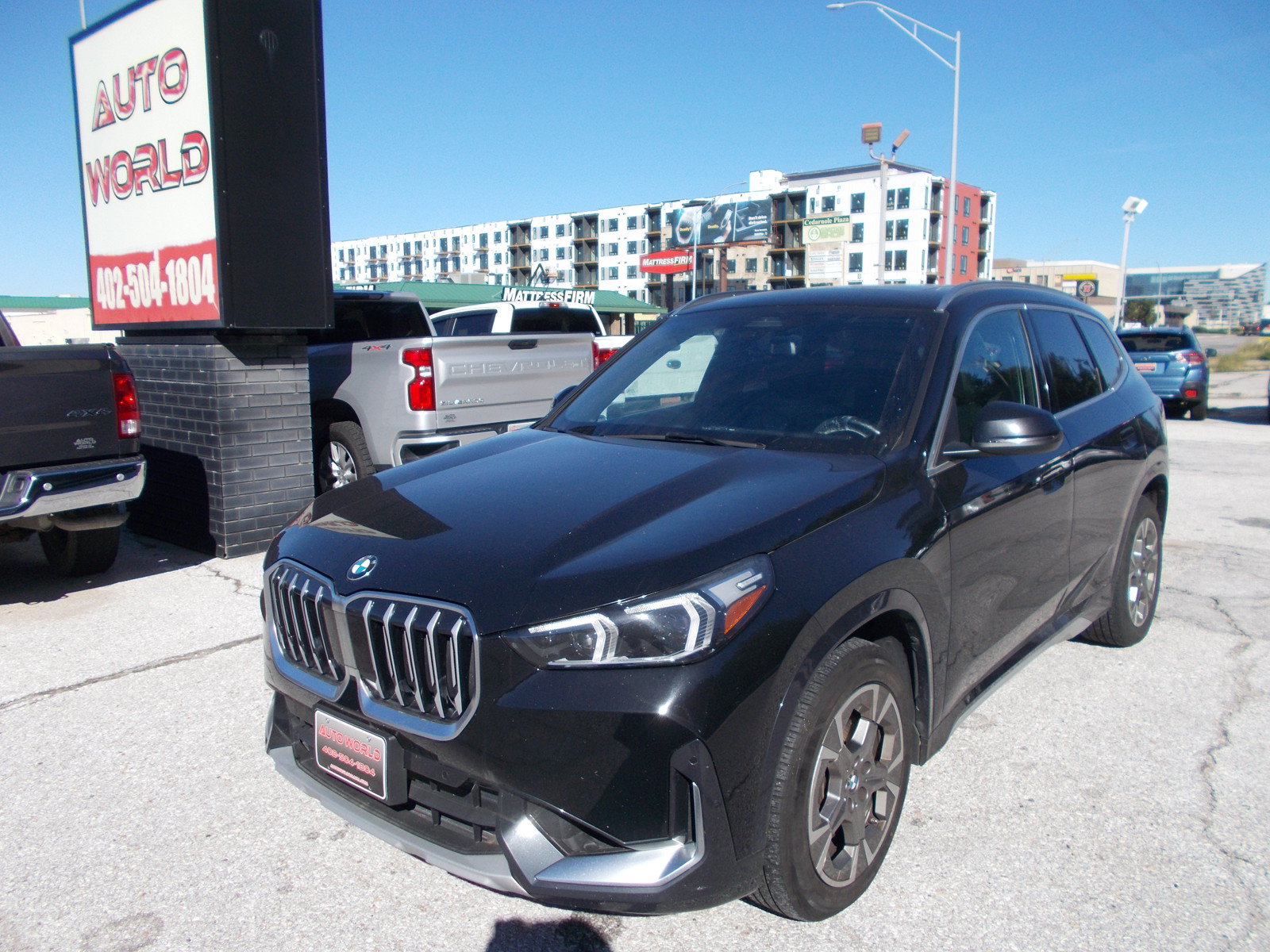 Used 2025 BMW X1 xDrive28i AWD/4WD image 1