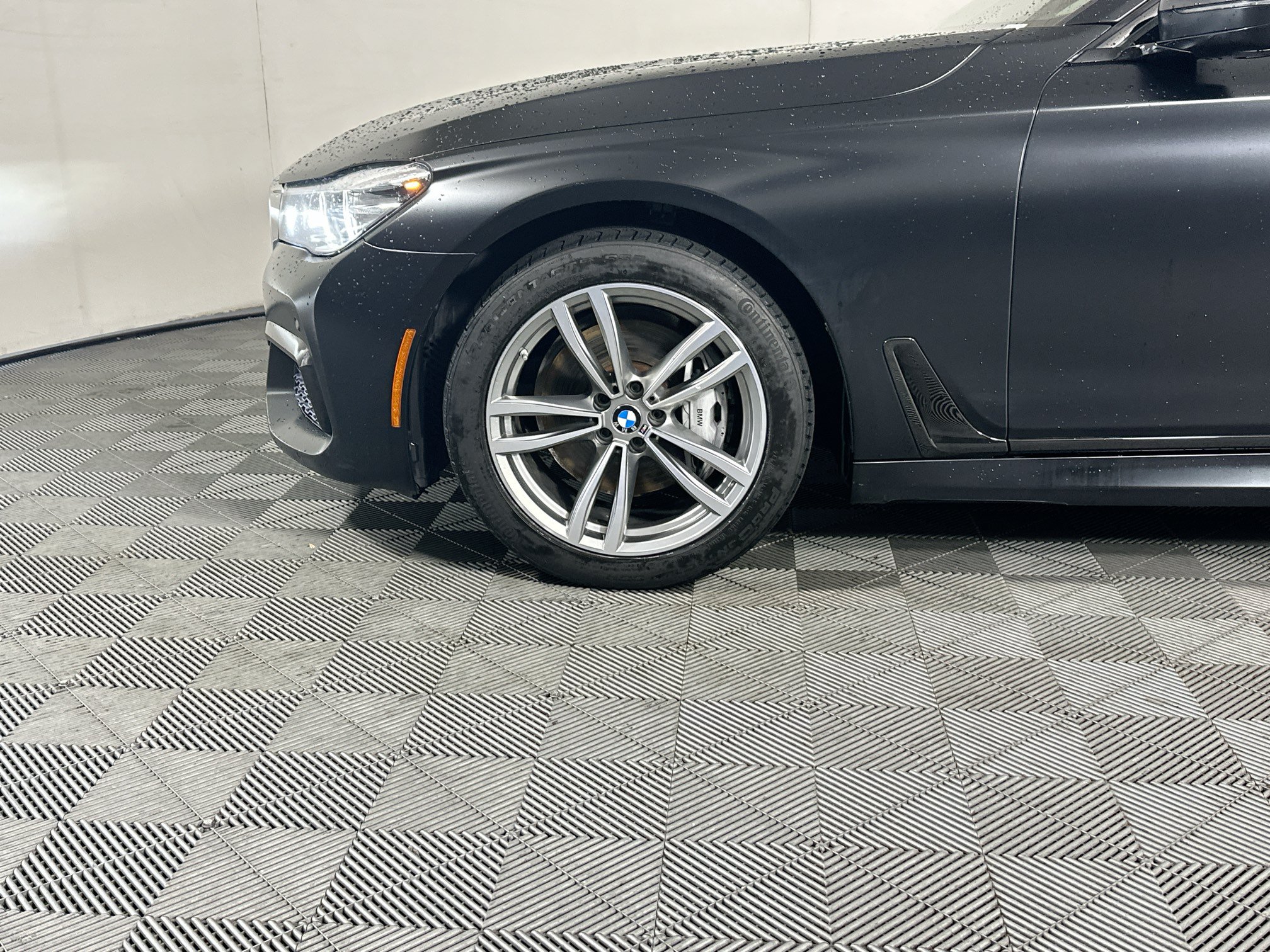 Used 2018 BMW 740i xDrive AWD/4WD image 11