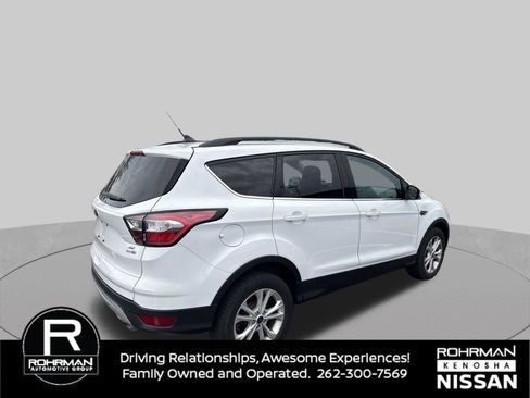 Used 2018 Ford Escape SE w/ SE Sync 3 Package AWD/4WD image 5