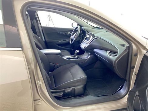 Used 2022 Chevrolet Malibu LT image 35