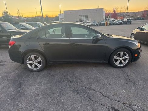 Used 2015 Chevrolet Cruze LT image 2