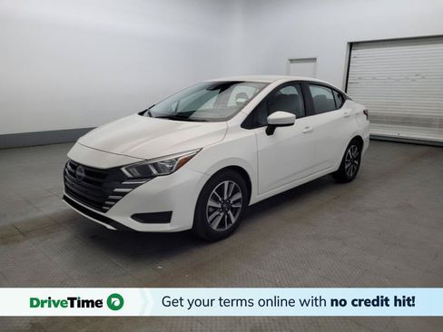 Used 2024 Nissan Versa SV FWD image 1