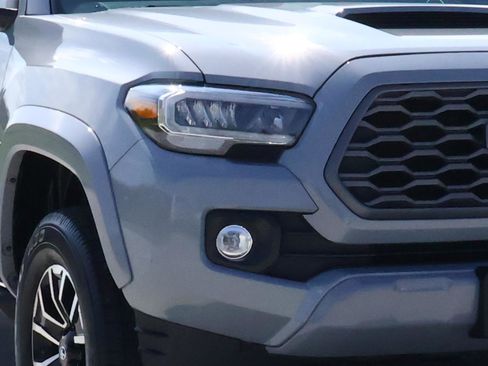 Used 2021 Toyota Tacoma TRD Sport w/ Technology Package image 7