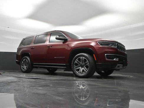 Used 2024 Jeep Wagoneer Series II w/ Flexible Seating Group AWD/4WD image 18
