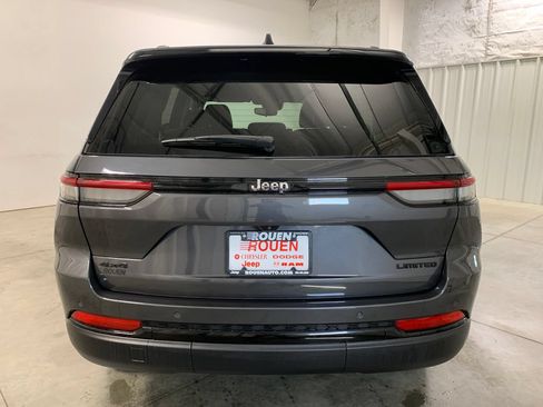 Used 2023 Jeep Grand Cherokee Limited w/ Black Appearance Package AWD/4WD image 26