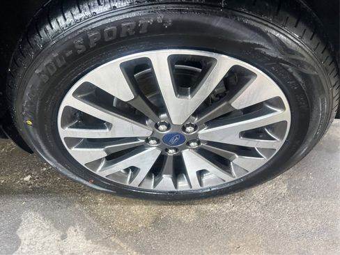 Used 2020 Ford Escape Titanium image 18