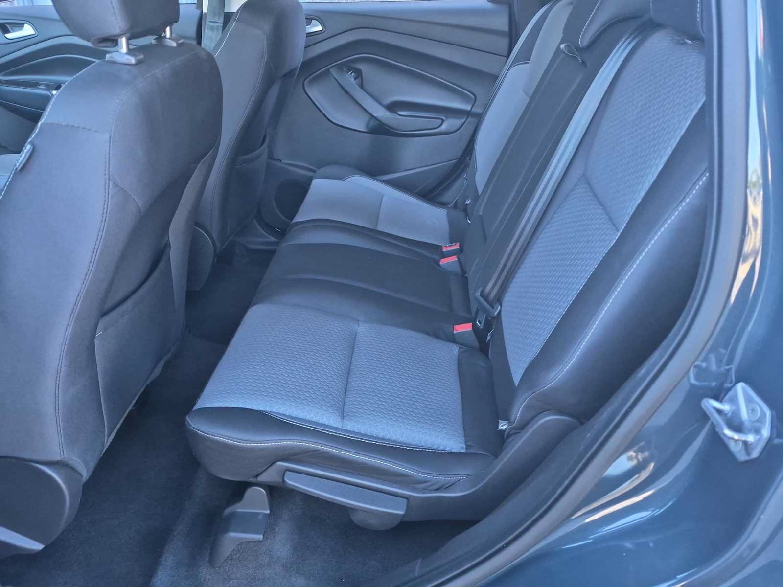 Used 2019 Ford Escape SE FWD image 19