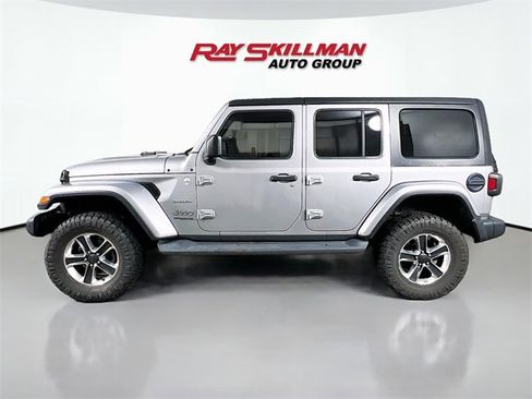 Used 2020 Jeep Wrangler Unlimited Sahara image 4