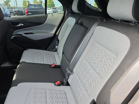 Used 2024 Chevrolet Equinox LS w/ LS Convenience Package FWD image 11