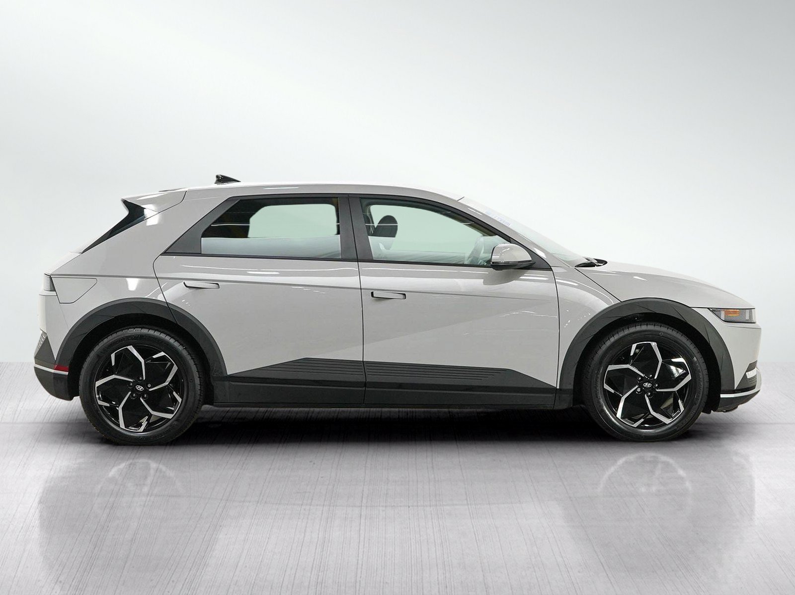 Certified 2023 Hyundai Ioniq 5 SE AWD/4WD image 6