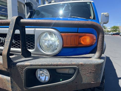 Used 2007 Toyota FJ Cruiser 4WD image 9
