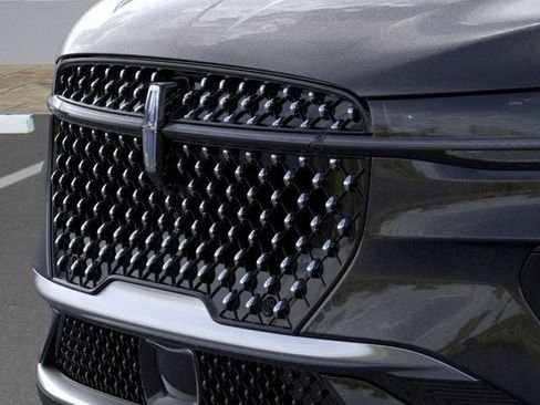 New 2026 Lincoln Nautilus Premier image 17