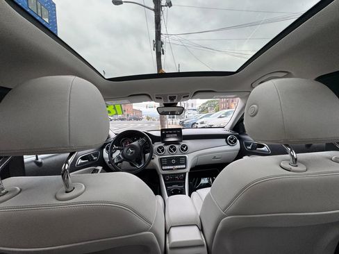 Used 2018 Mercedes-Benz GLA 250 4MATIC image 32