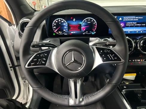 New 2026 Mercedes-Benz GLB 250 4MATIC image 17