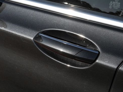 Used 2021 BMW 750i xDrive image 47