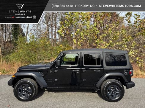 Used 2022 Jeep Wrangler Unlimited Sport image 1