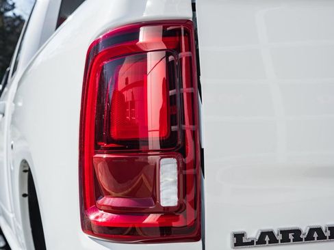 Used 2025 RAM 2500 Laramie image 10