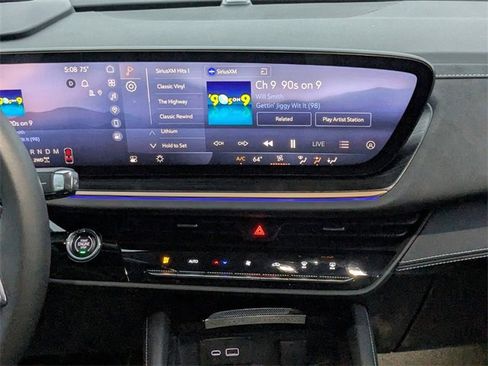 Used 2025 Buick Envision Sport Touring image 19