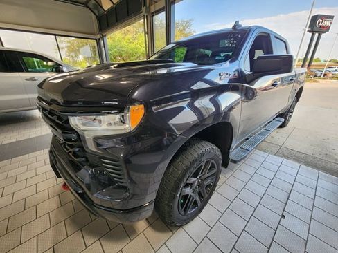 Used 2022 Chevrolet Silverado 1500 LT Trail Boss w/ Protection Package AWD/4WD image 3