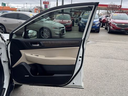 Used 2017 Subaru Outback 3.6R Limited image 28