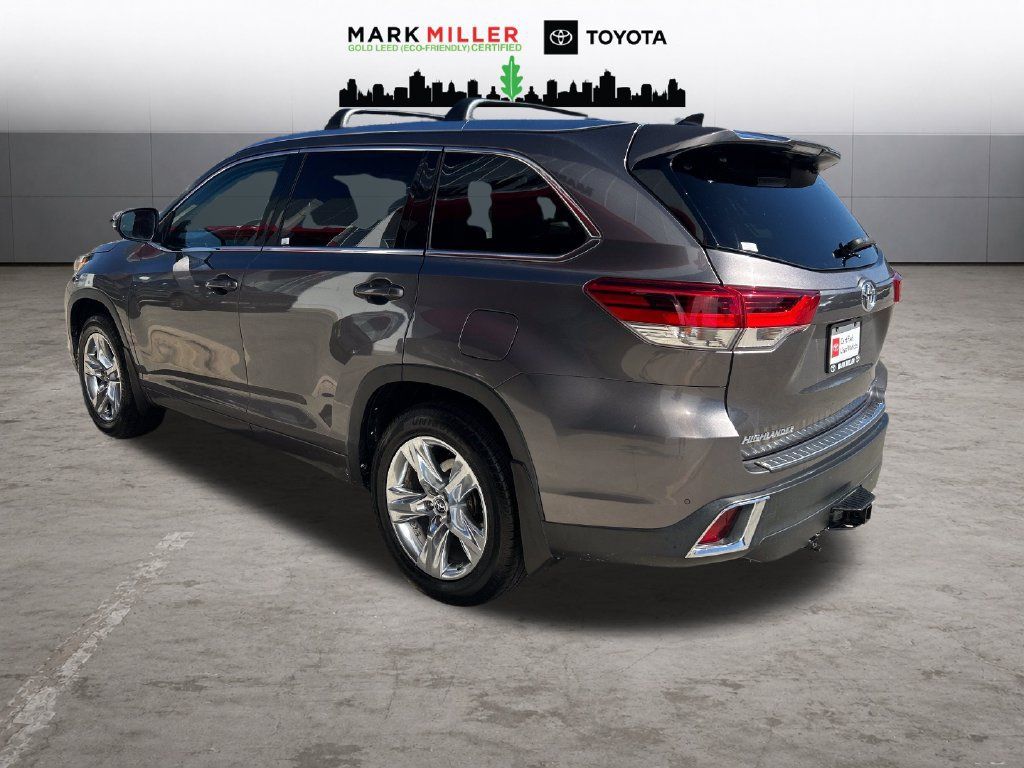 Certified 2019 Toyota Highlander Limited AWD/4WD image 3