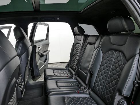 Used 2022 Audi SQ7 Prestige AWD/4WD image 22