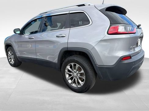 Used 2020 Jeep Cherokee Latitude Plus w/ Comfort/Convenience Group AWD/4WD image 3