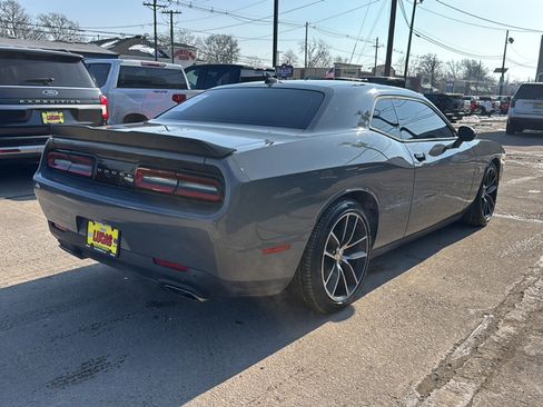 Used 2017 Dodge Challenger R/T Scat Pack image 5