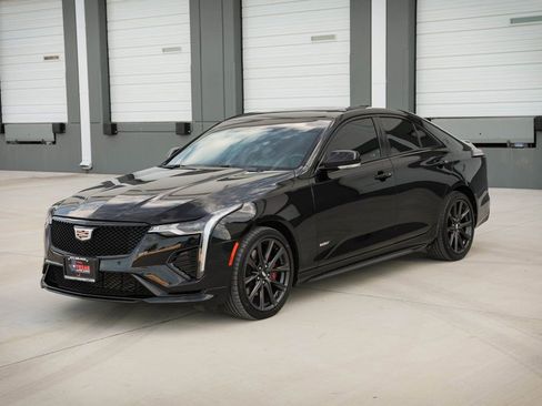 Used 2020 Cadillac CT4 V w/ Climate Package image 4