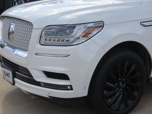 Used 2020 Lincoln Navigator Reserve w/ Equipment Group 208A Reserve AWD/4WD image 3