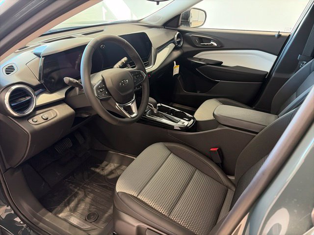 New 2026 Chevrolet Trax LT w/ Driver Confidence Package FWD image 8