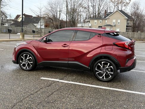 Used 2019 Toyota C-HR XLE image 19