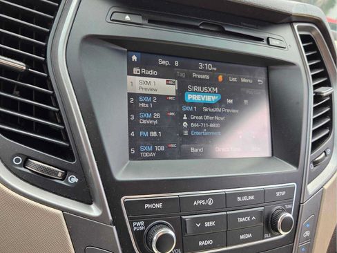 Used 2017 Hyundai Santa Fe Sport FWD image 22
