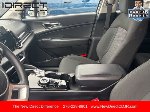 Used 2023 Kia Sportage LX image 17