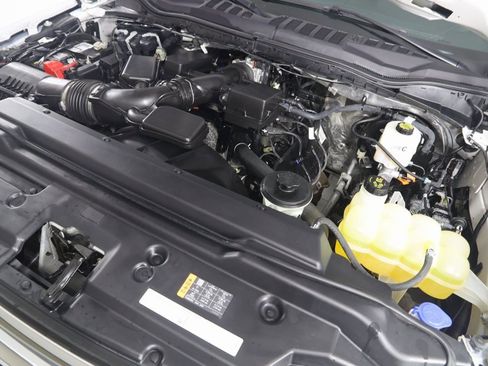 Used 2022 Ford F250 Lariat w/ Chrome Package image 19