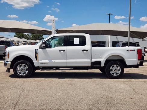 Used 2025 Ford F250 XLT AWD/4WD image 4