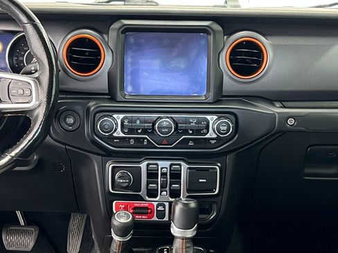 Used 2021 Jeep Gladiator Mojave AWD/4WD image 19