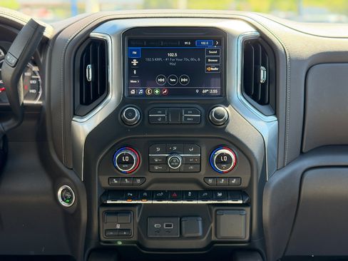 Used 2019 Chevrolet Silverado 1500 LTZ w/ LTZ Plus Package AWD/4WD image 12