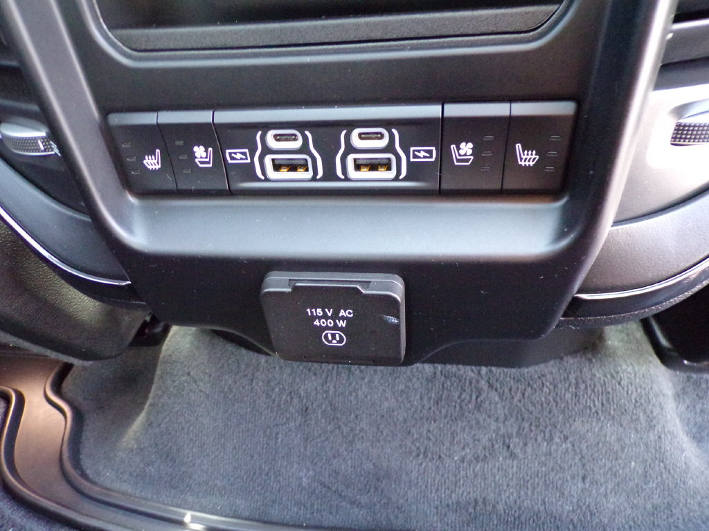 Used 2023 RAM 1500 Limited AWD/4WD image 12