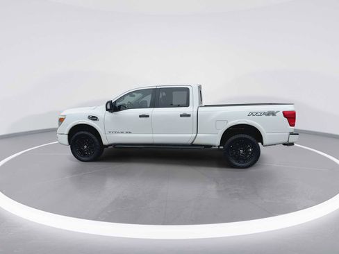 Used 2017 Nissan Titan PRO-4X image 5