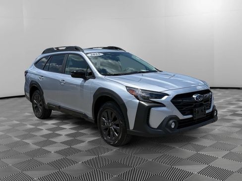 Used 2025 Subaru Outback Onyx Edition AWD/4WD image 7