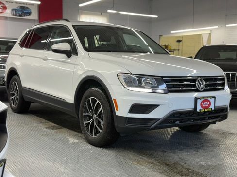 Used 2021 Volkswagen Tiguan SE image 6