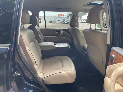 Used 2024 Nissan Armada SL w/ Captain's Chairs Package RWD image 29