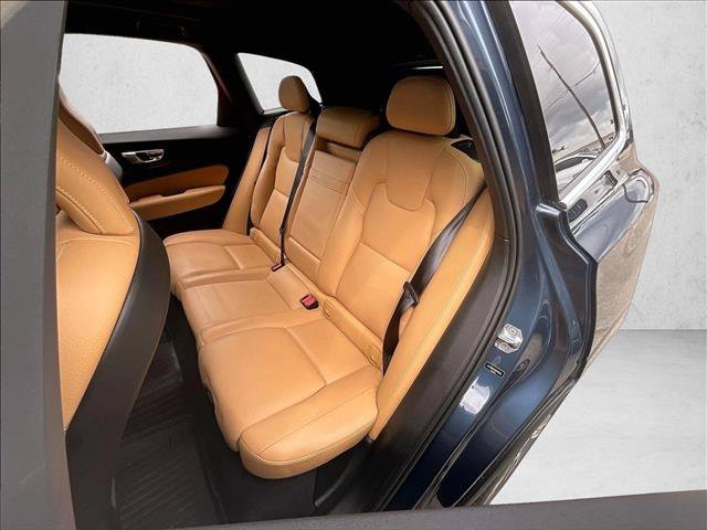 Used 2019 Volvo XC60 T5 Momentum w/ Multimedia Package FWD image 28