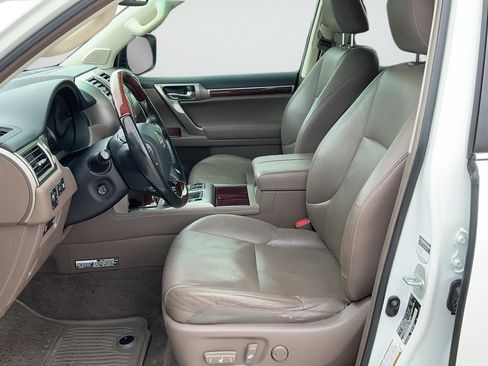 Used 2018 Lexus GX 460 Luxury w/ Preferred Accessory Package AWD/4WD image 17