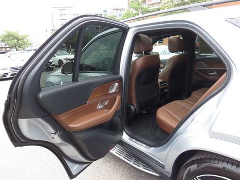 Used 2025 Mercedes-Benz GLE 450 4MATIC image 24