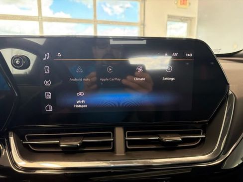 New 2026 Chevrolet Trax RS w/ Sunroof Package FWD image 38