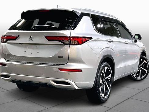 Used 2022 Mitsubishi Outlander SEL image 12
