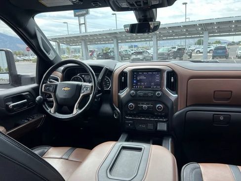 Used 2022 Chevrolet Silverado 2500 High Country w/ Z71 Off-Road Package AWD/4WD image 33