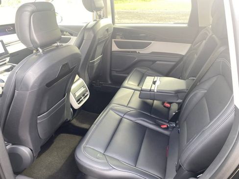 Used 2024 Lincoln Nautilus Premier image 20